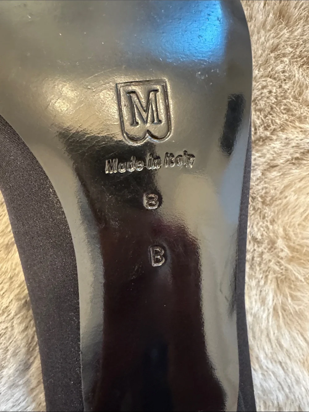 These are vintage Bruno Magli black fabric pumps made in Bologna, Italy - Picture 8 of 10
